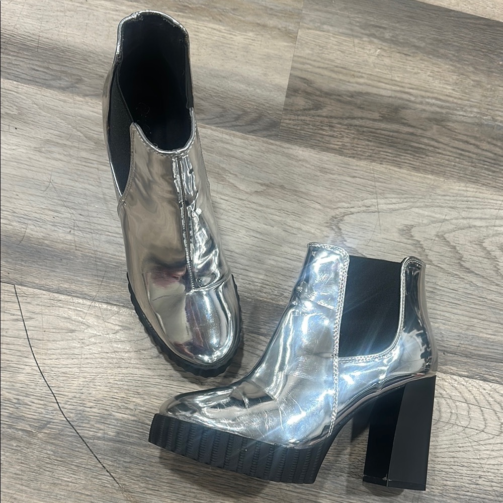 Silver Heeled Boots with Chunky Heel and Elastic Panels